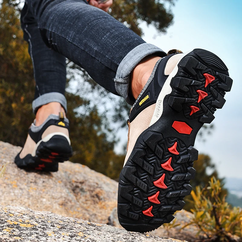 

New Trend Men Hiking Shoes Suede Leather Men Sport Shoes Lace Up Walking Mens Shoes Big Size 39-46 Men Hiking Trainers Luxury