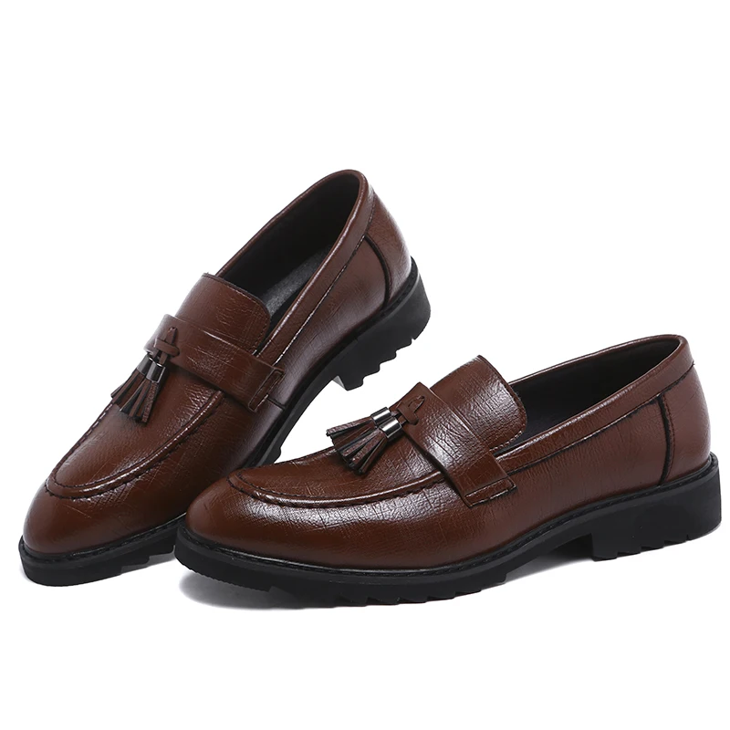 Лоферы мужские деловые с круглым носком повседневные без застежки кисточками