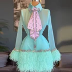 Женское короткое платье с длинным рукавом, с кристаллами