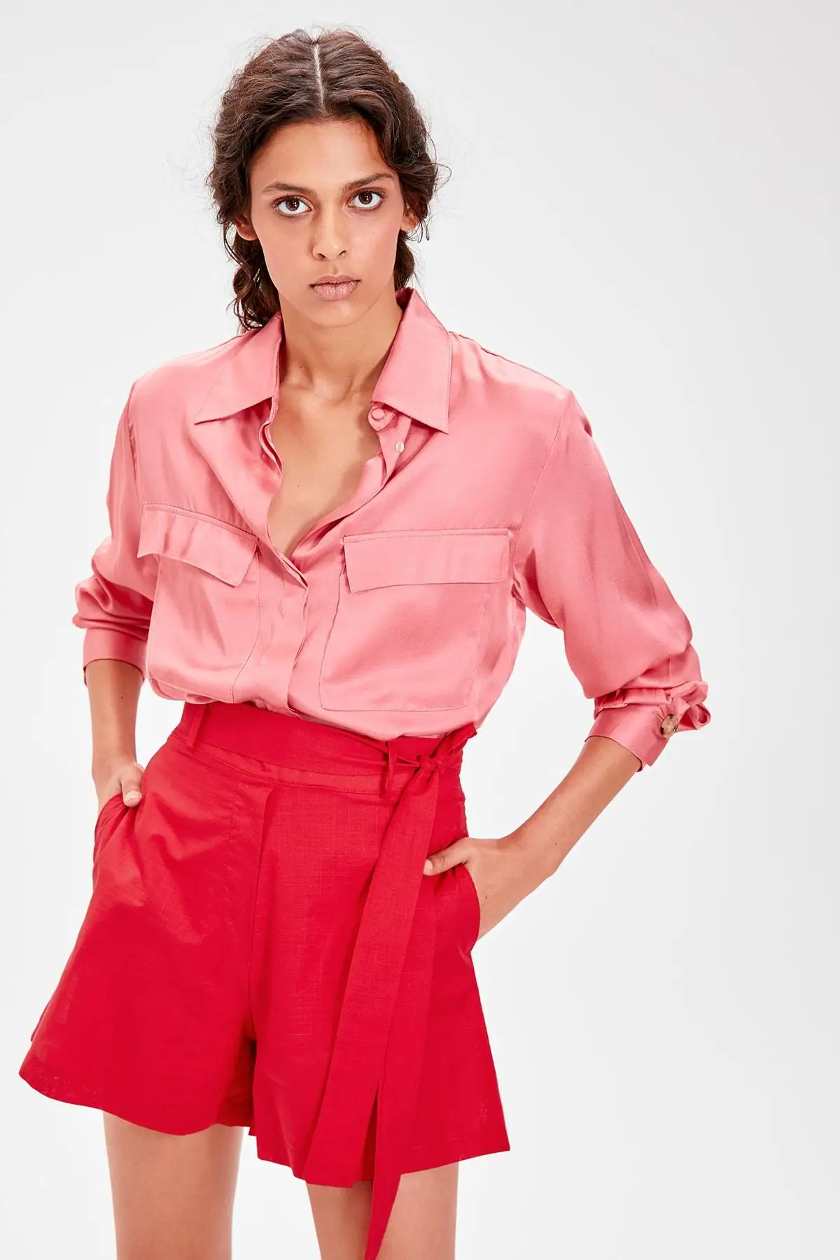 Trendyol красные базовые шорты TWOAW20SR0007
