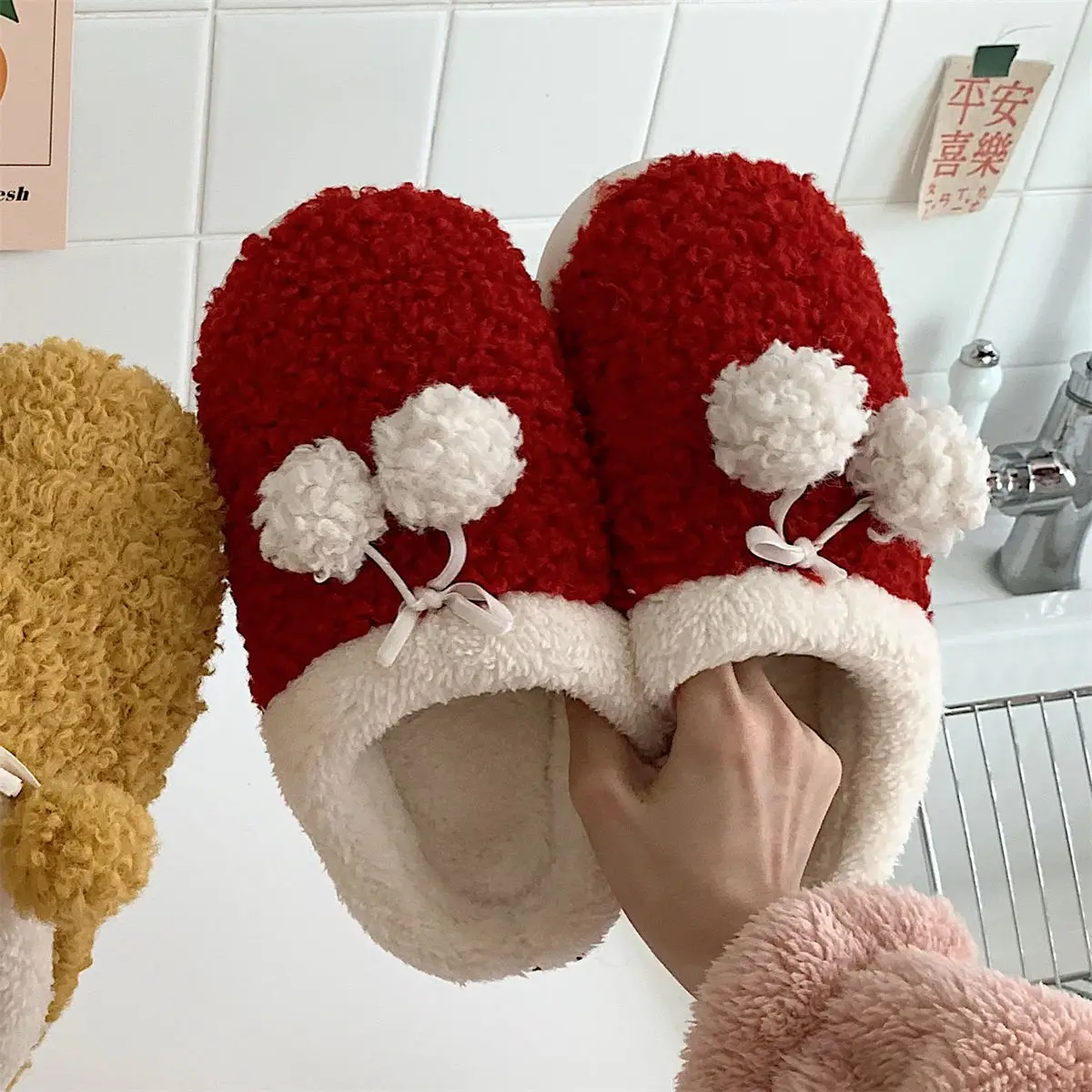 Winter Women House Slippers Thick Hairball Plush Slippers Indoor Shoes Woman Home Cotton Slippers Anti-slip Comfortable Flats