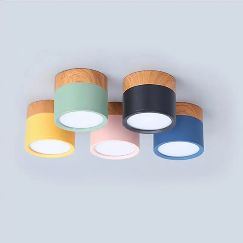 Приглушаемый светодиодный потолочный светильник с поверхностным креплением 7 Вт