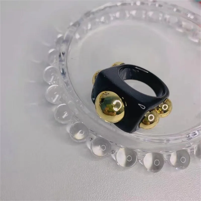 

2021 Fashion Bohemian Jewelry Golden Bead Transparent Resin Acrylic Square Rings For Women Friends Couple Jewelry Trendy Travel