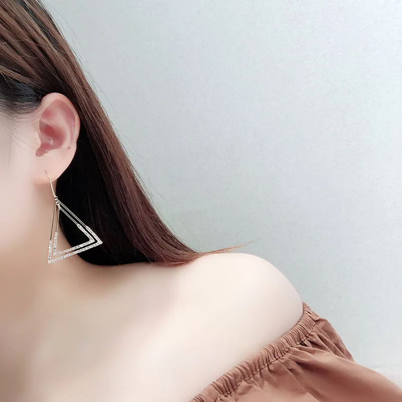 

New White Color Triangular Dangle Earrings for Women Punk Earrings Female Metallic Crystal Ear Rings Geometric Jewelry