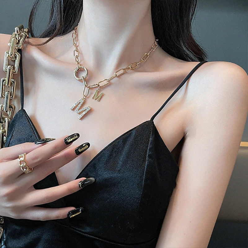 

Punk Style Hip Hop Thick Chain Short Necklace For Woman M Letter Pendant Neck Chain Korean Fashion Jewelry Sweater Chain