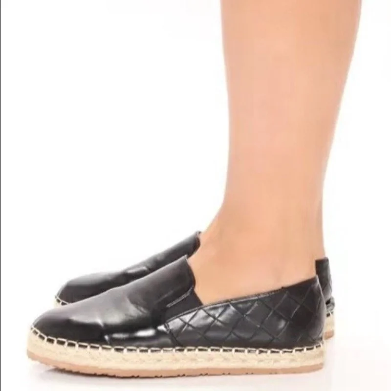 

2021 Spring and Autumn New Women's Vulcanized Shoes Solid Color Round Toe Flat Shoes Outdoor Non-slip Comfortable Casual Shoes
