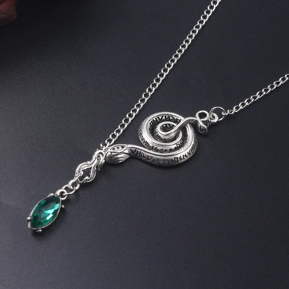 

HP Potter Slytherin Pendant Necklace Hogwarts School Witchcraft and Wizardry Snake Necklaces Jewelry Gifts For Fans