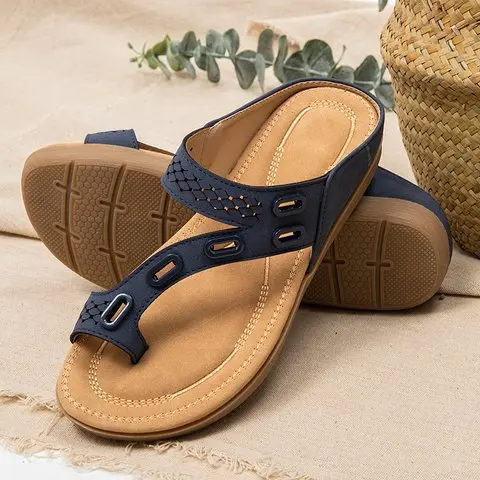

Female Shoes Big Size Lady Slippers Flat Rubber Flip Flops Slides 2021 Girl Hawaiian Summer Massage Basic Fabric TPR Fretwork Sc