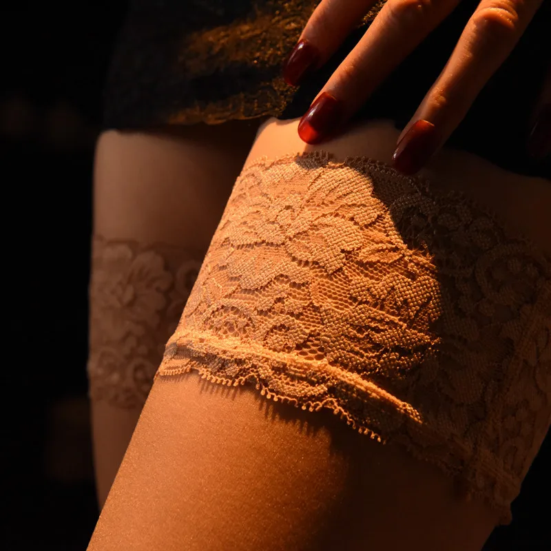 Сексуальные мужские блестящие ультратонкие чулки выше колена бежевые высокие