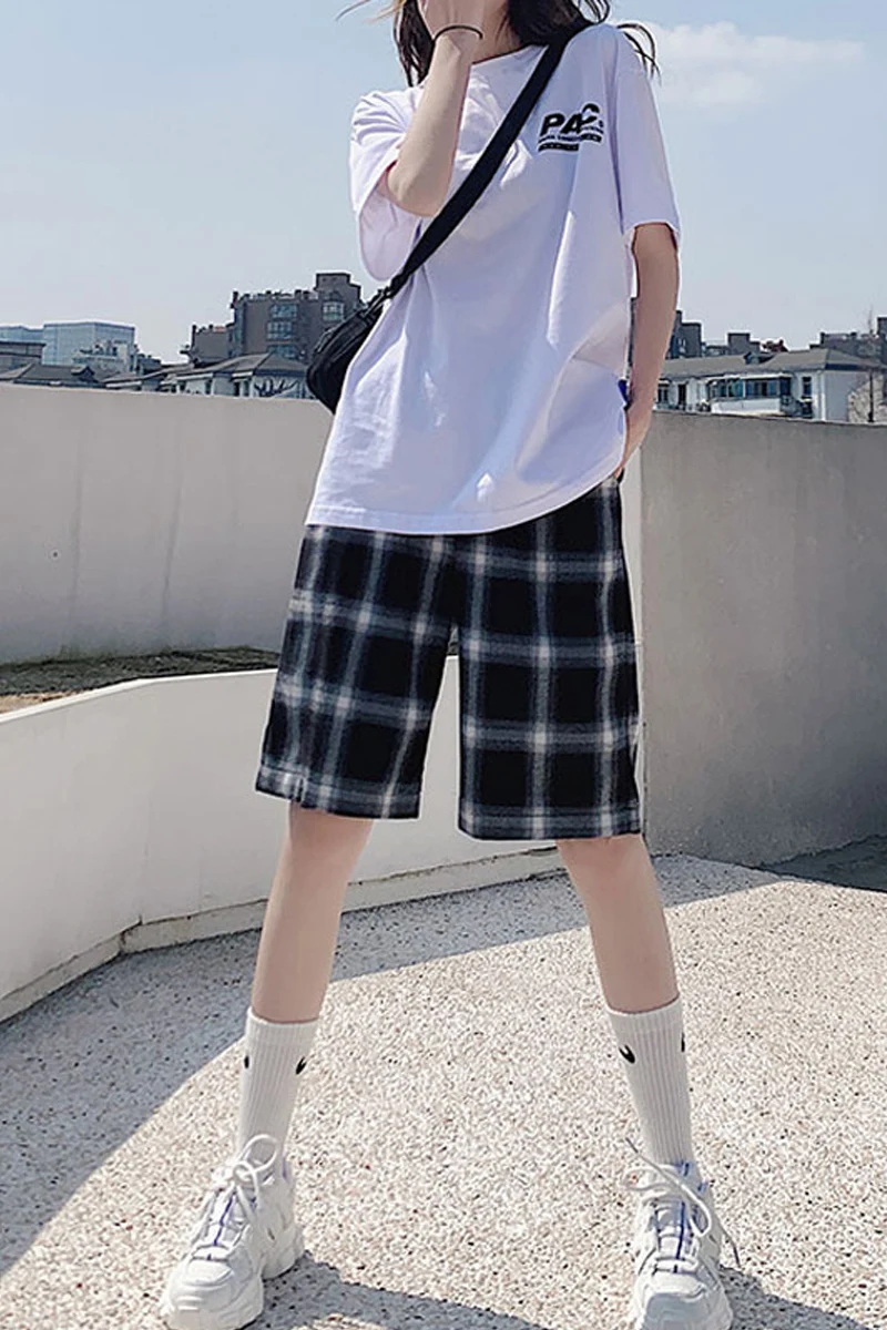 

Large size shorts women's summer loose fat sister mm wide leg casual check Capris wear 5-point pants thin