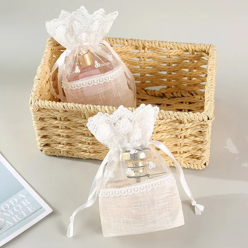 

Элегантный свадебный сувенир белого цвета, Подарочная сумка с вышитыми бабочками и цветами, сумка на шнурке для ювелирных изделий, 10x14cm