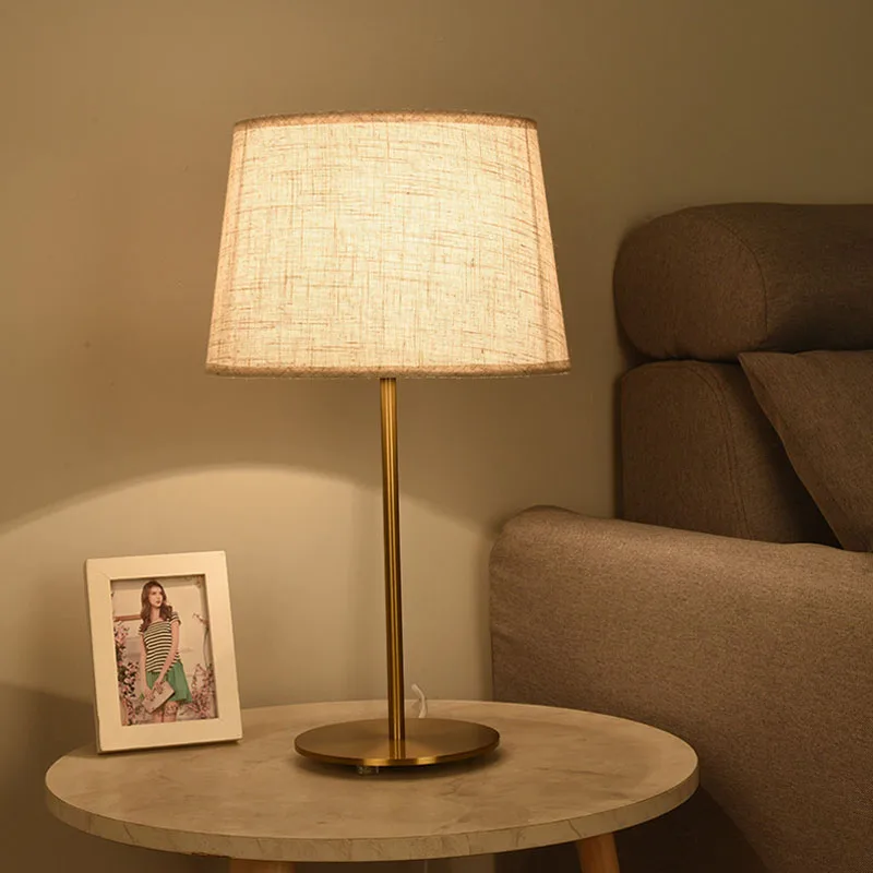 

Настольная лампа для гостиной, спальни, прикроватная лампа, скандинавский простой светильник для гостевой комнаты отеля, полностью Медная ...