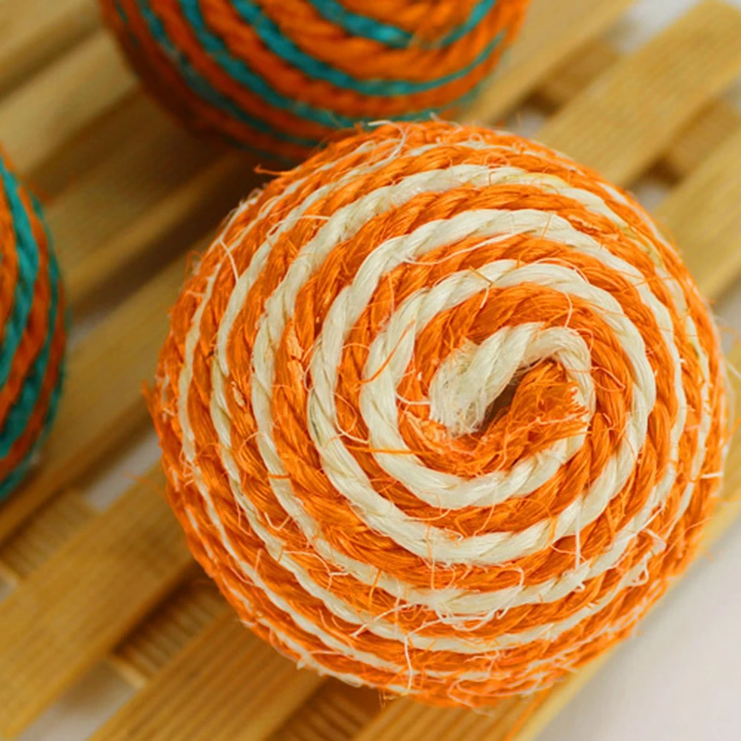 

1PCS Random Color Pet Sisal Ball Toys Cat Ball Toy Funny Interactive Toys Cat Chase Toy Throwing Ball Toy Bite Training Toys