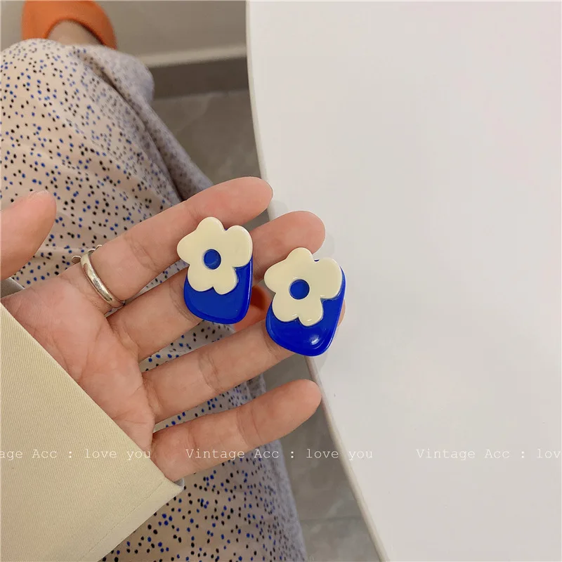 

Korean Vintage Dark Blue Earrings Fashion Geometric Resin Earrings Lovely Girl Flower Earrings Holiday Jewelry