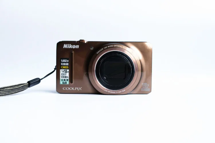 Бывшая в употреблении цифровая камера Nikon COOLPIX S9200 16 MP CMOS с 18 кратным зумом NIKKOR ED