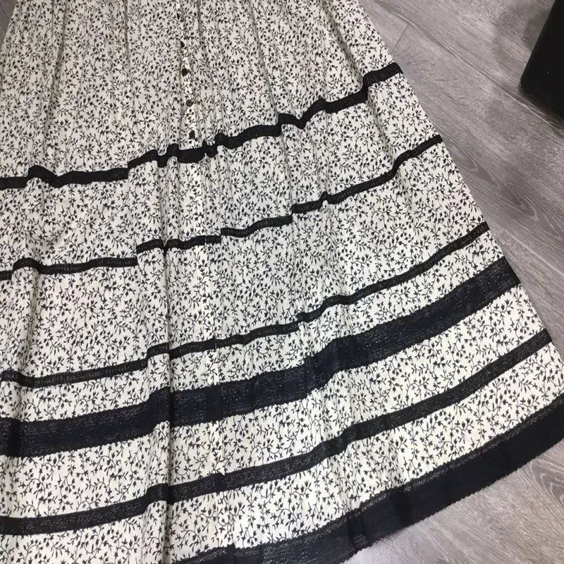 

Floral Print Women O-Neck Maxi Dress 2021 New Short Sleeve Lace Patchwork Ladies Single-Breasted Long Dresses Female Robe