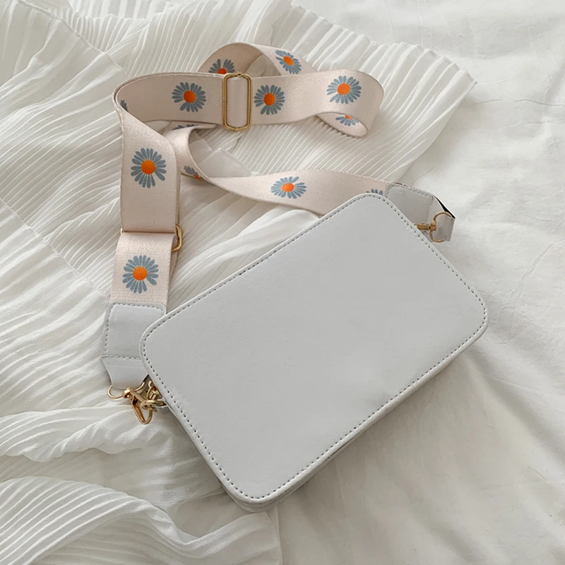 

Women Girls Fresh Floral Printed Crossbody Bags Small PU Leather Square Shoulder Bags Daisy Flower Phone Pouch