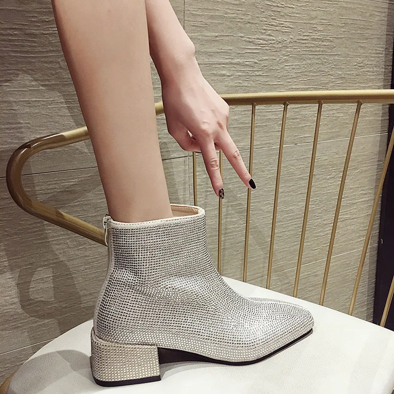 Шикарные Женские Ботинки martin короткие ботильоны на не сужающемся книзу