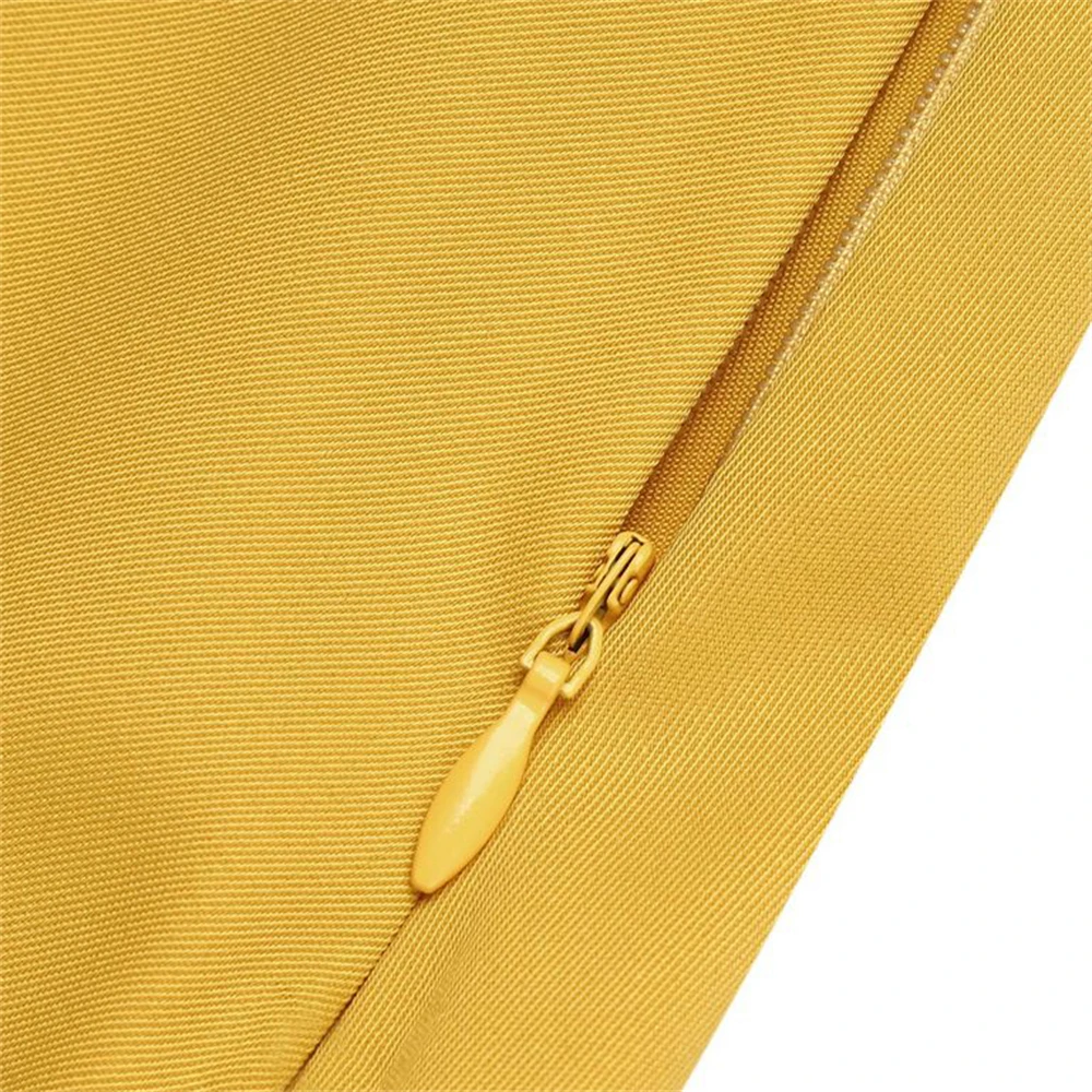 Платье женское короткое офисное с пышными рукавами V-образным вырезом и открытой