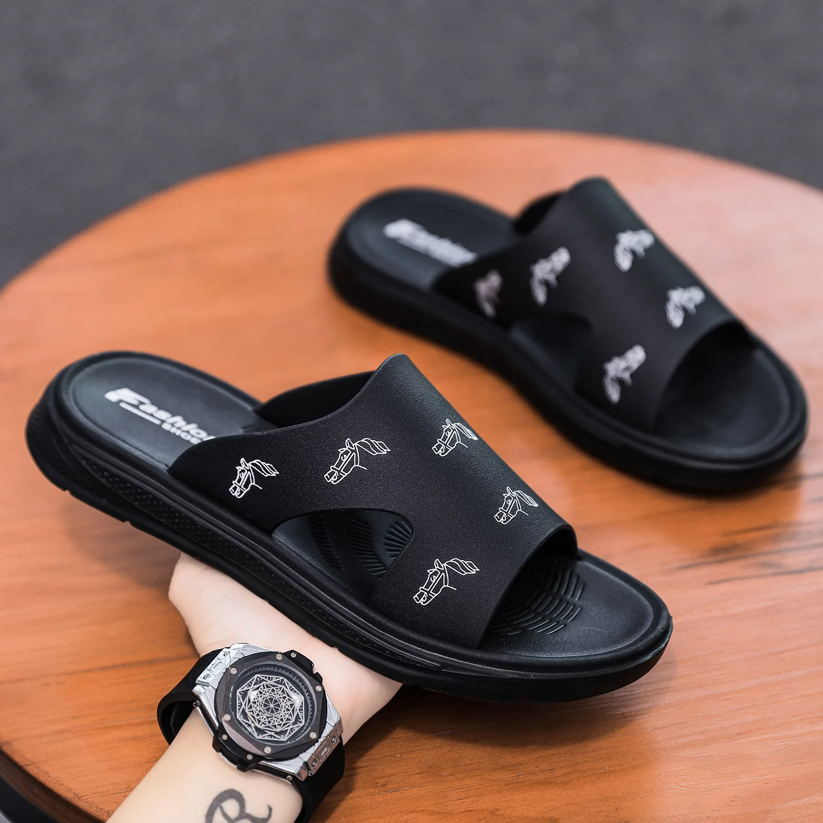 

Breathable High Quality Men's Summer Shoes Indoor Slippers Sandals Men Soft Non-slip New 2021 Casual Bathroom Simplicity