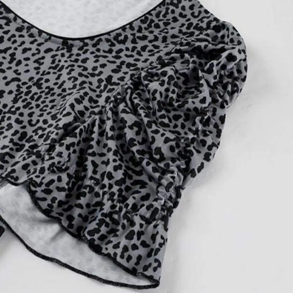 Женская футболка с коротким рукавом летняя свободная круглым вырезом оборками и