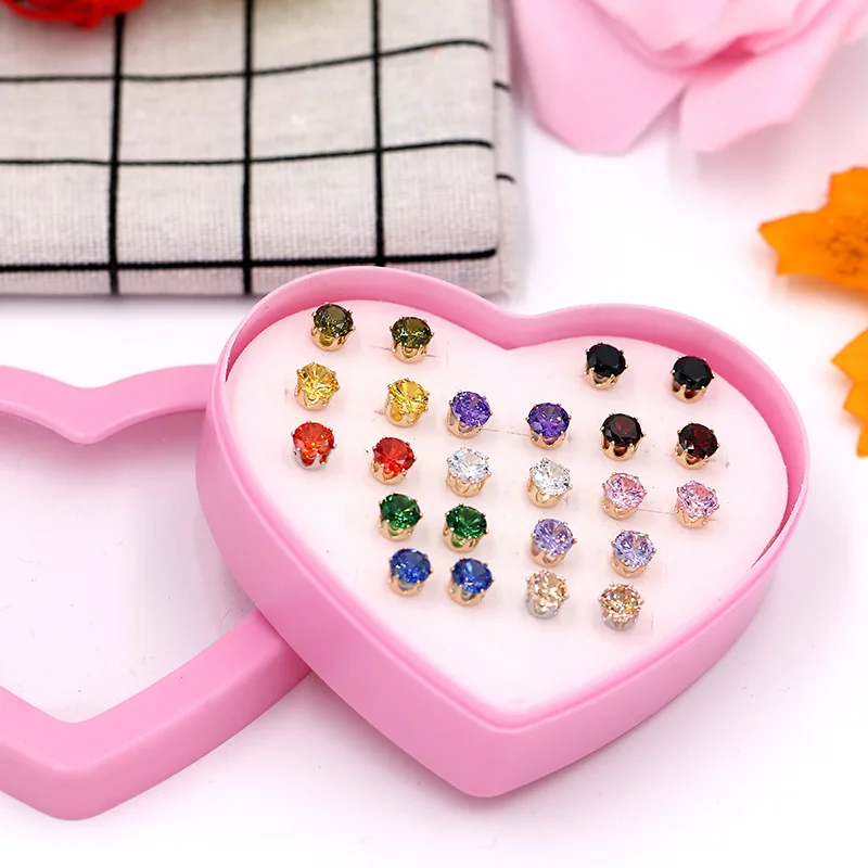 Серьги гвоздики с фианитами цветные серьги инкрустированные бриллиантами