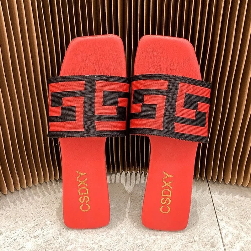 

OLOMM New Fashion Outdoor Slippers 2021 Summer New Leisure All-match Flat-bottomed Lightweight Non-slip Beach Shoes Flip Flops