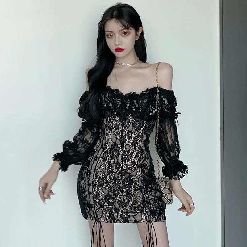 

Женское вечернее платье средней длины, с длинным рукавом