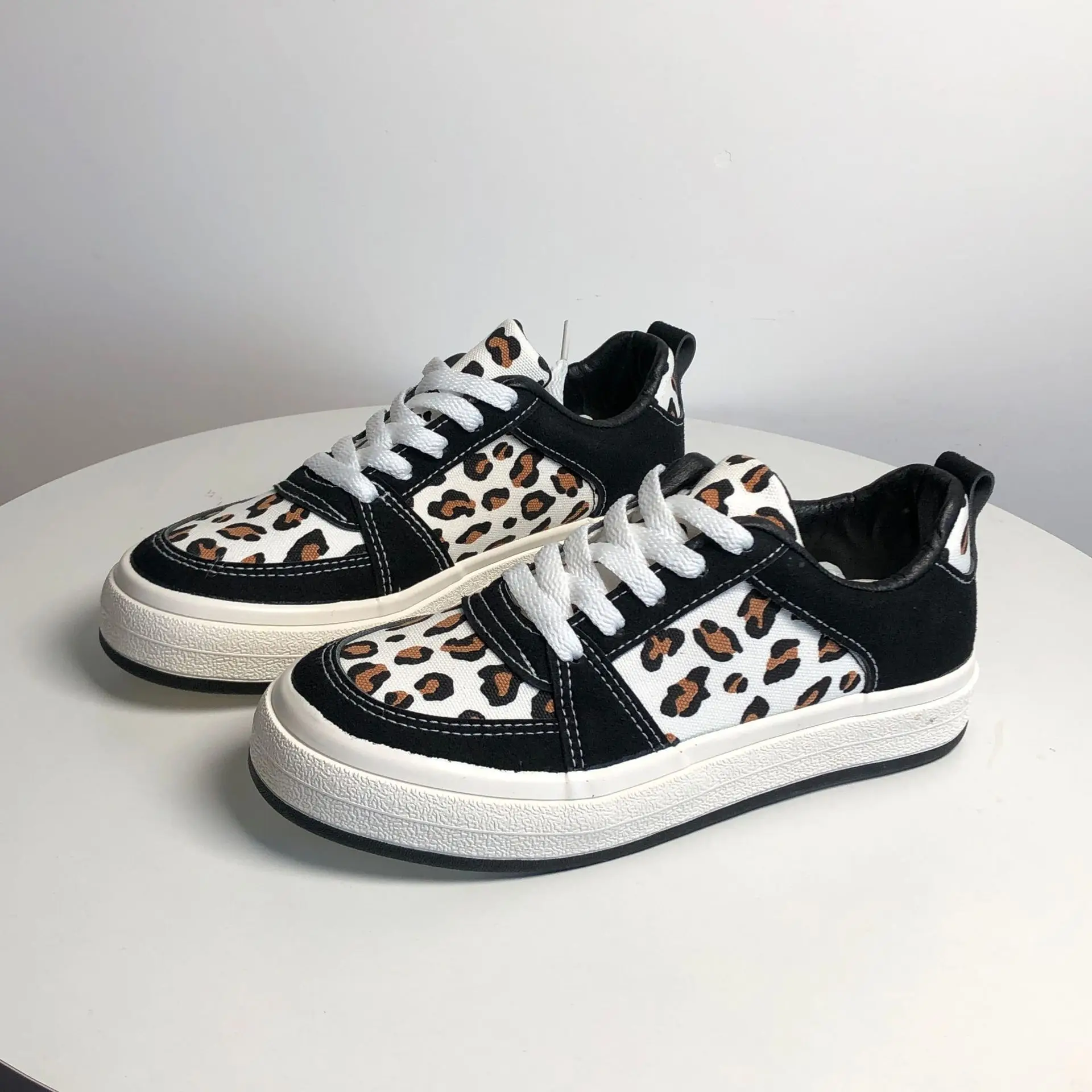 

Women's Sneakers Breathable Black Canvas Flat Heel Low Leopard Print Student Shoes Lace Thick Bottom Zapatillas Mujer Women shoe