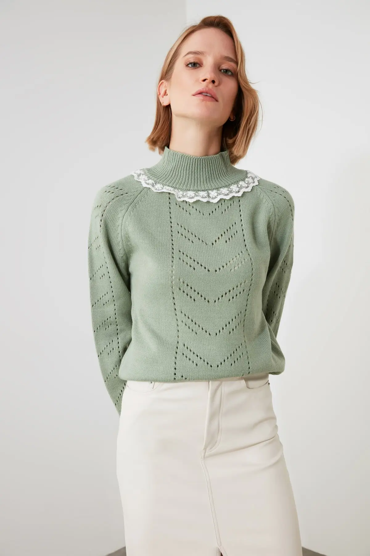 

Trendyol Cellular Lace Detail Knitwear Sweater TWOAW21KZ0237