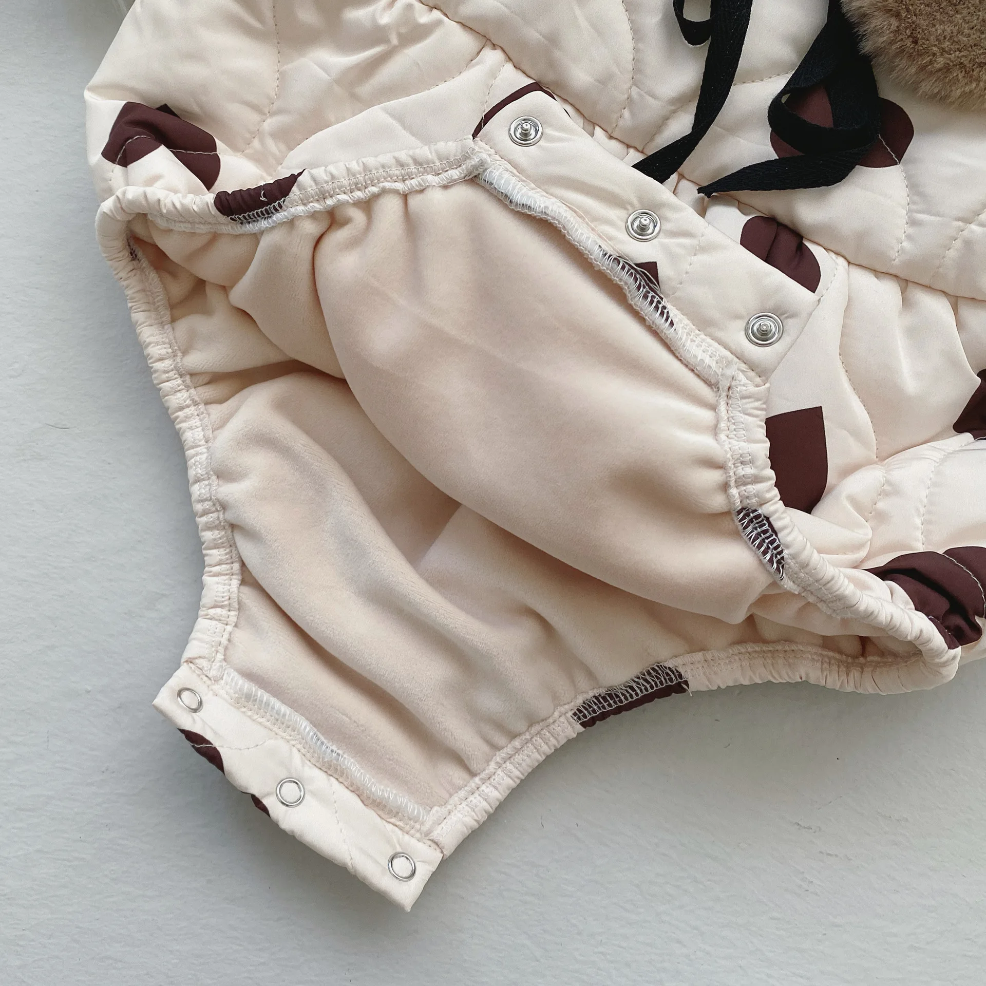 2021 New Winter Thicken Warm Baby Girl Bodysuit Fashion Heart Print Down Clothes Cotton Plus Velvet Jumpsuit Cute Girls Clothing