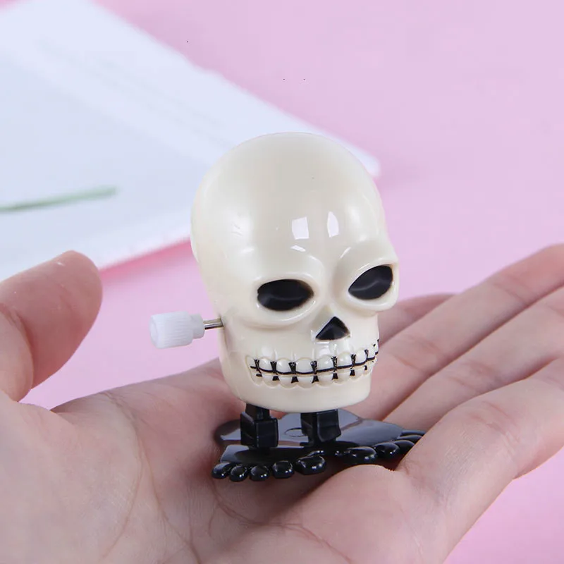 1 шт. новая детская Парикмахерская игрушка череп прыгающий на цепочке заводные