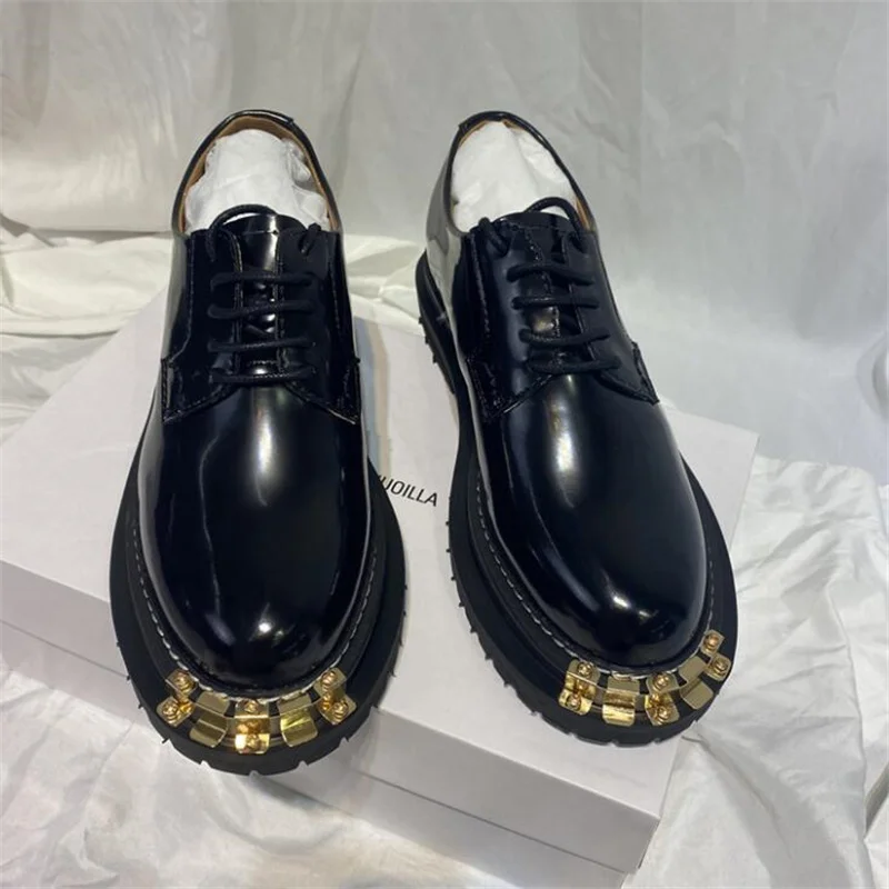 Женские туфли с круглым носком туфли-лоферы металлическими булавками оксфорды