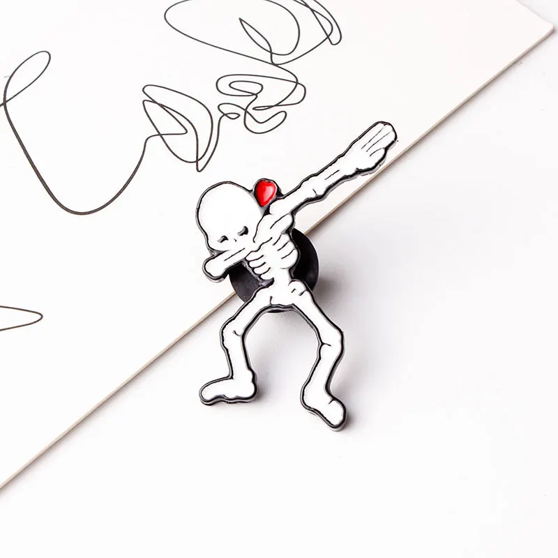 Пиратский череп фантастический танцующий скелет призрак значок модный