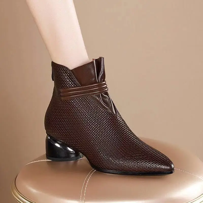 

2021 British Style Chelsea Boots Women Shoes for Autumn/Winter Naked Boot Pointed Toe Back Zip Female Footware BLACK,BROWN
