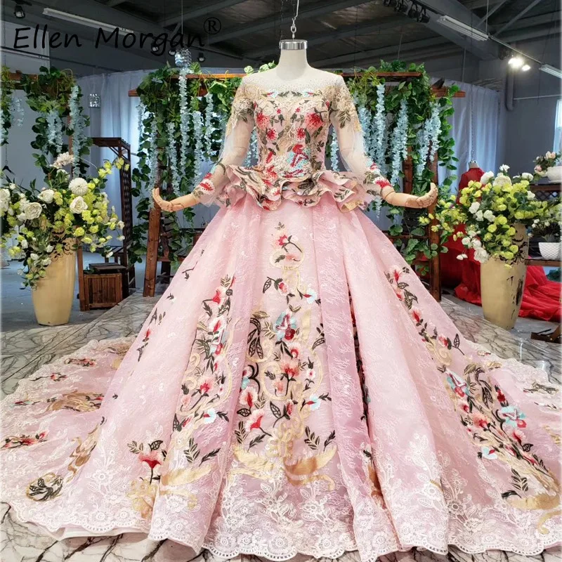 Женское кружевное бальное платье розовое вечернее с разноцветными кристаллами