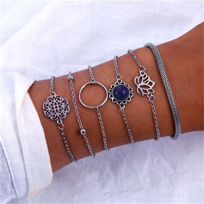 Женский винтажный браслет в стиле бохо серебряный на цепочке с подвеской виде