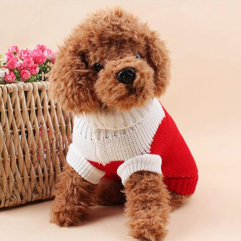 Прекрасный с высоким плотно облегающим шею воротником свитер для домашних