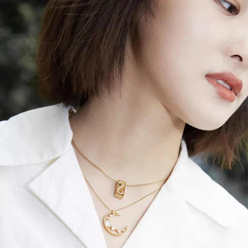 

LIWO Leaves Necklace Fantasy Luxury Hollow Light The Moon Necklace Pendant Wide Neck Necklace Women Accessories Fashion Jewelry