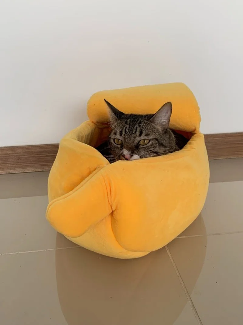 

Banana Cat Bed House Cozy Cute Banana Puppy Cushion Kennel Warm Portable Pet Basket Supplies Mat Beds for Cats & Kittens