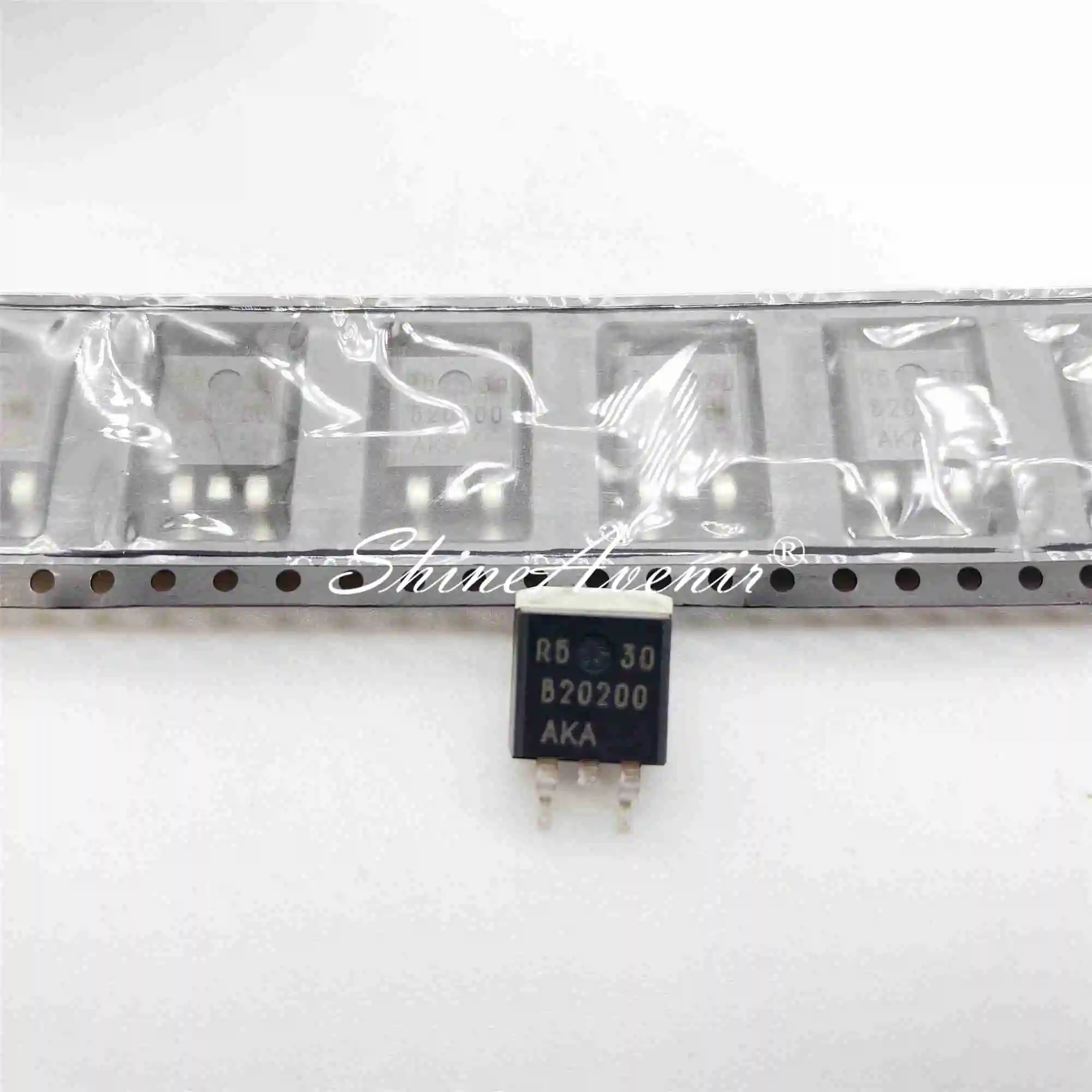 10 шт./лот MAX13487EESA SOP-8 REF3033AIDBZR SOT23-3 MBRB20200CTT4G TO-263 ST3232BTR TSSOP-16 MS51FB9AE TSSOP-20 новая