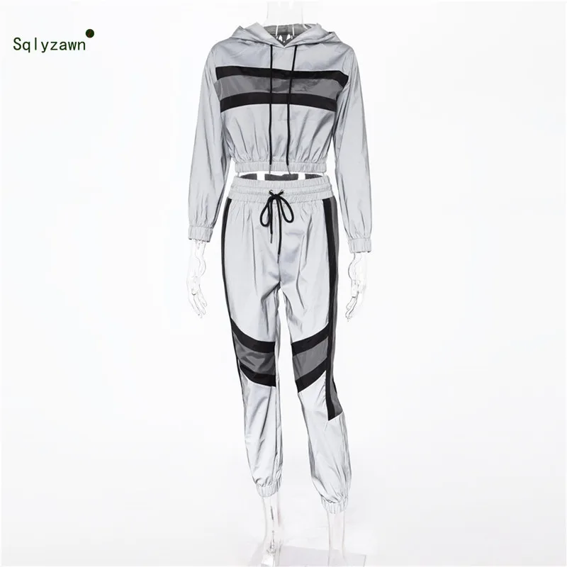 Светоотражающий серебристо-серый полосатый спортивный костюм комплект из двух