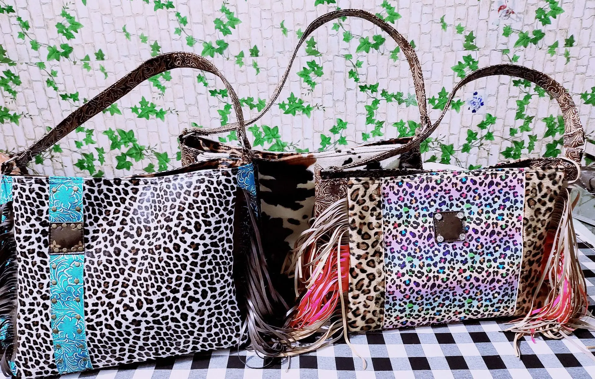 

Европейская косметичка, новинка 2021, модная женская сумочка с узором, подходящая ко всему сумка на одно плечо с диагональной бахромой