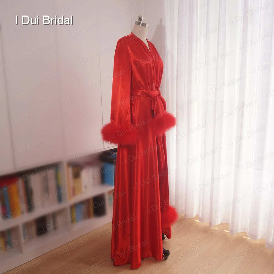 Рисунок 4 - Женская атласная пижама с перьевой отделкой