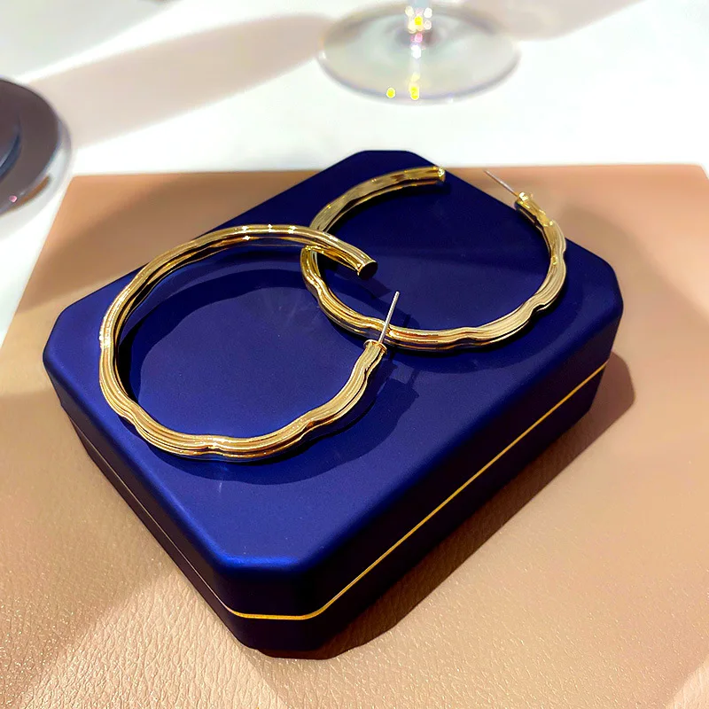 

Origin Summer Fashion Gold Color Metal Circle Earrings for Women C Shape Irregular Geometric Big Hoop Earrings Exquisite Jewelry