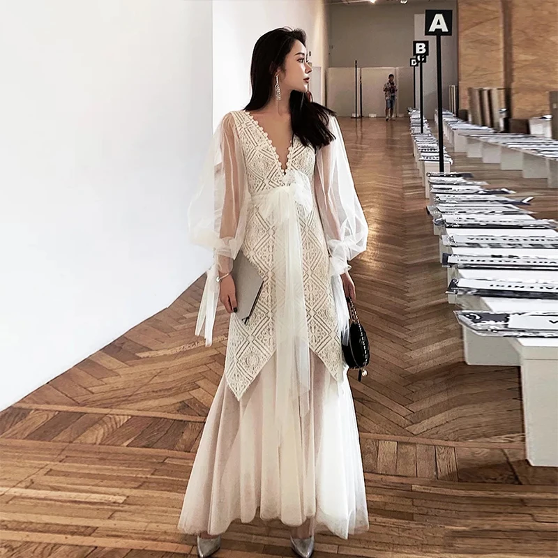 

Women's Retro Mesh French Dress, Lantern Sleeves, Deep V-Neck Embroidery Sexy High-End Elegant Party Dress Long Dress 2021 New