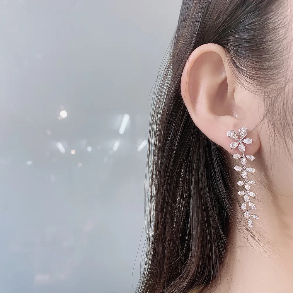 

High Quality 100% 925 Sterling Silver Ladies Four-Leaf Clover Moissanite Earrings New Year Gift Exquisite Jewelry