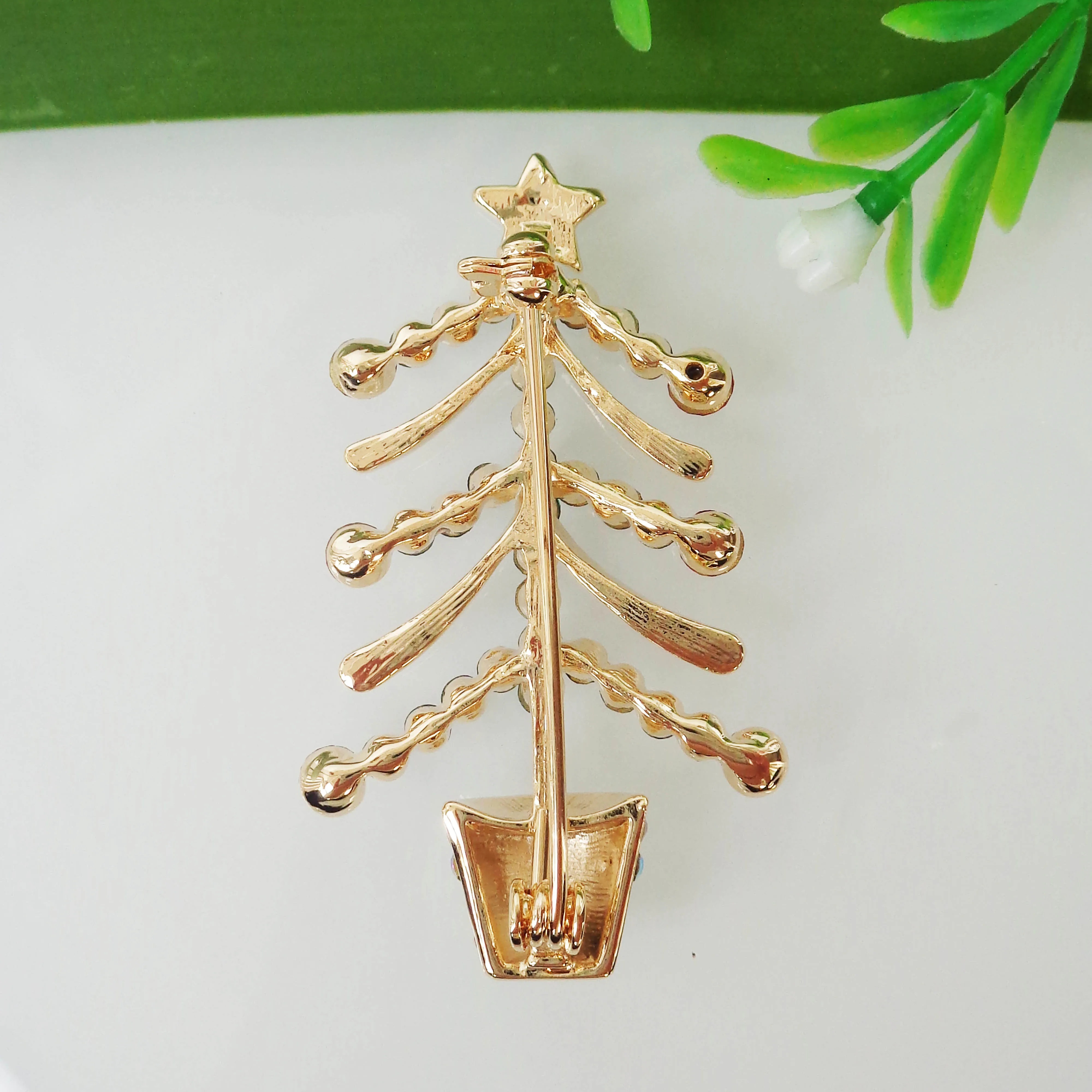 Navachi Красочная рождественская елка желтый GP Брошь со стразами кристаллами Pin