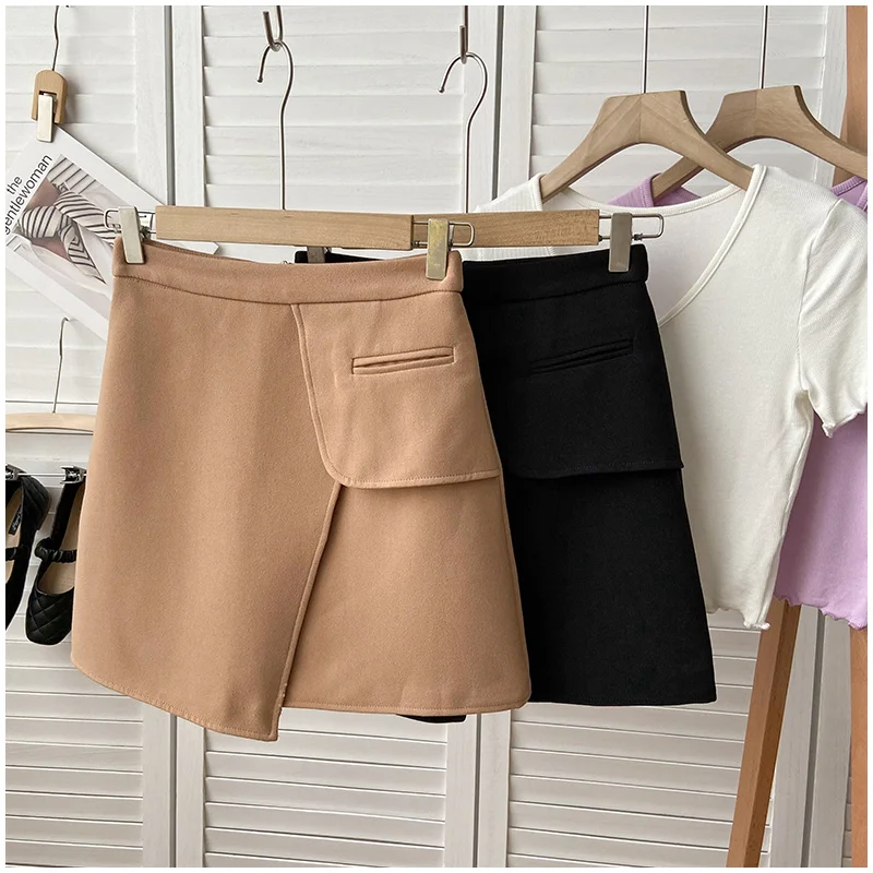 Элегантная и узкая дизайнерская модель трапециевидной юбки с высокой талией