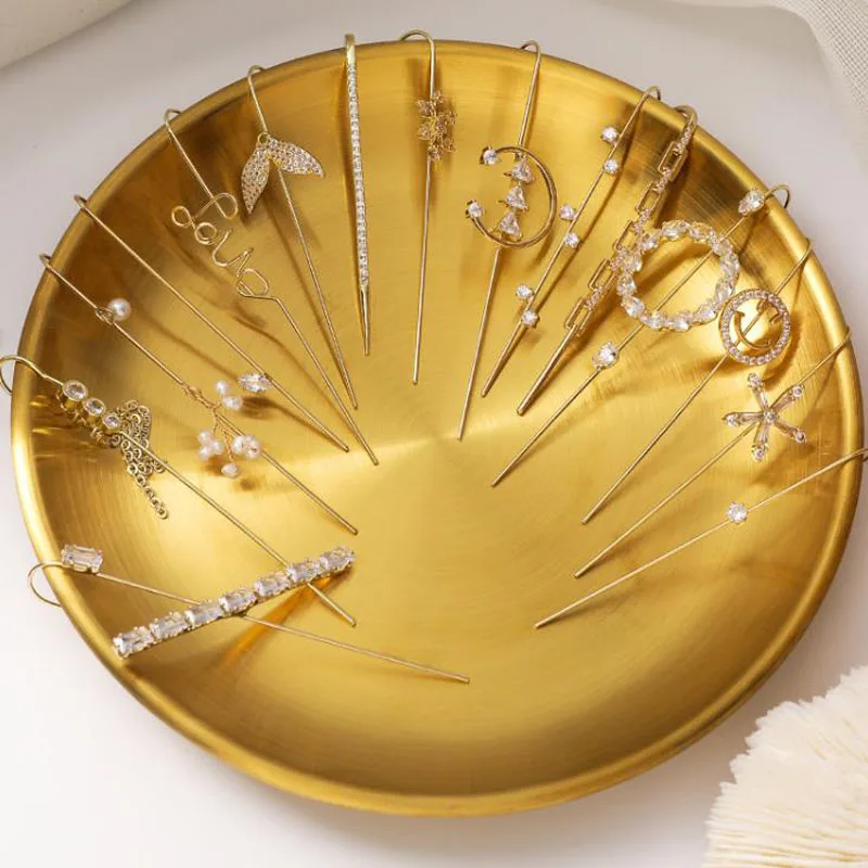 Длинные серьги гвоздики на гусеничном крючке модные с кристаллами и молнией